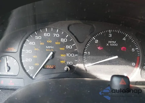 2002 Saturn S-Series Sl1 z USA, uszkodzony, nr VIN 1G8ZH52862Z172185